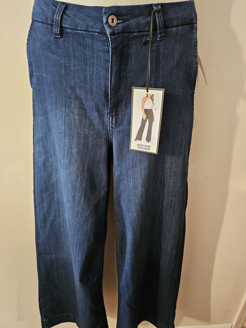 BCBG High-Rise WIDE LEG jeans in Deep Indigo